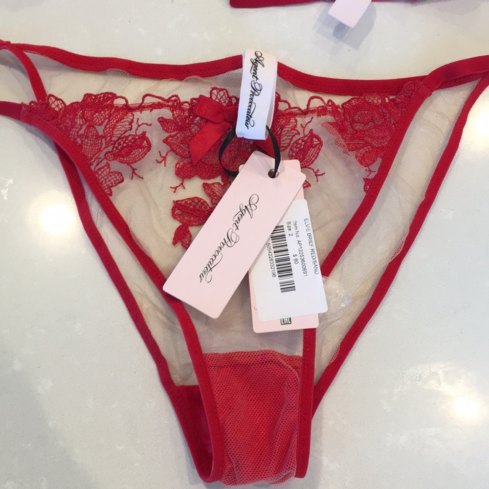 Agent Provocateur Red Lace Underwire Bra & Thong Set - Picture 2 of 7